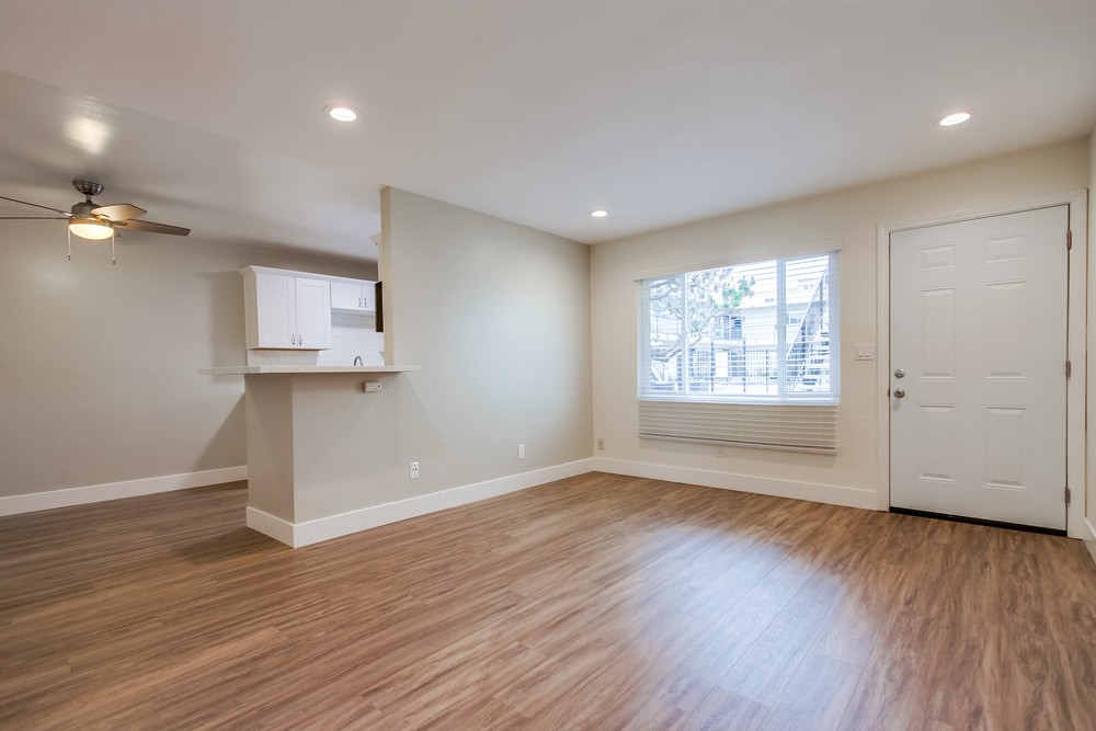 Virtual tour photo 5 of 44 for 2520 Chicago St #2