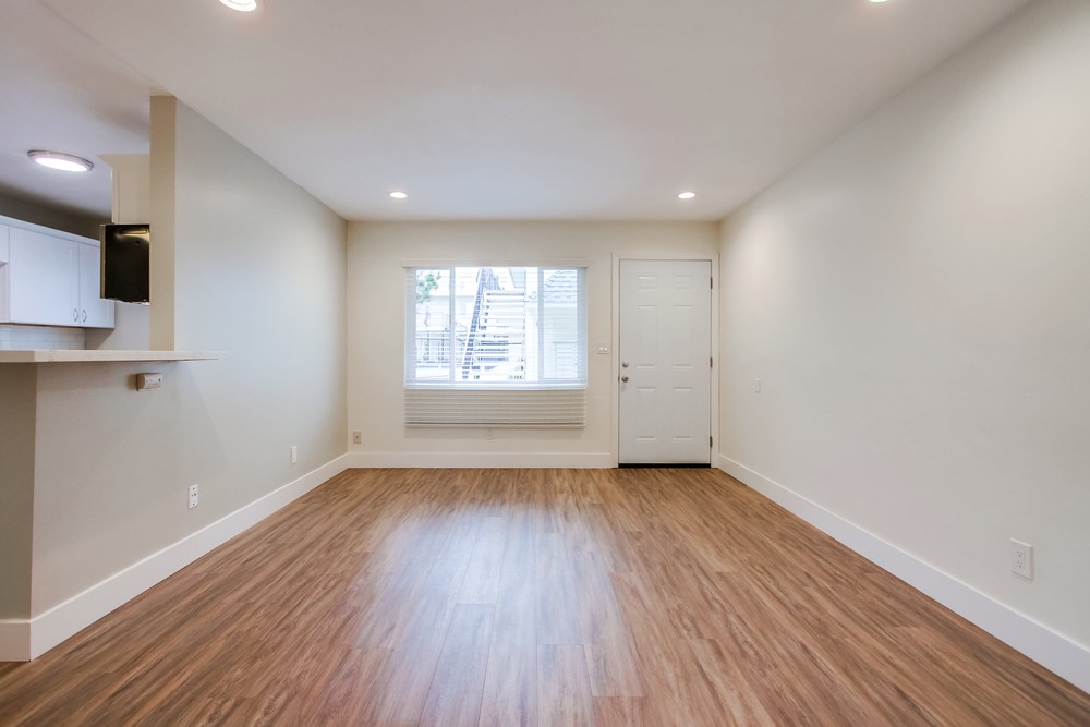Virtual tour photo 6 of 44 for 2520 Chicago St #2