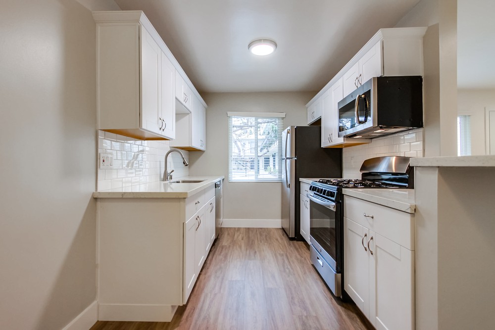 Virtual tour photo 12 of 44 for 2520 Chicago St #2