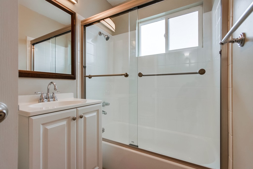 Virtual tour photo 21 of 44 for 2520 Chicago St #2