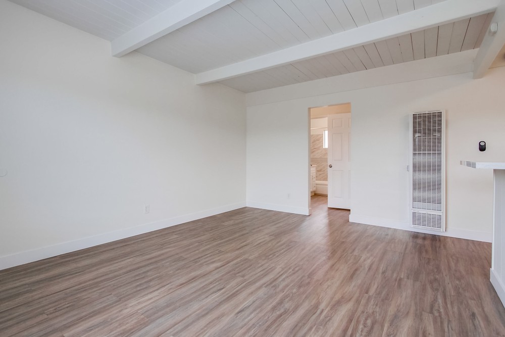 Virtual tour photo 27 of 44 for 2520 Chicago St #2