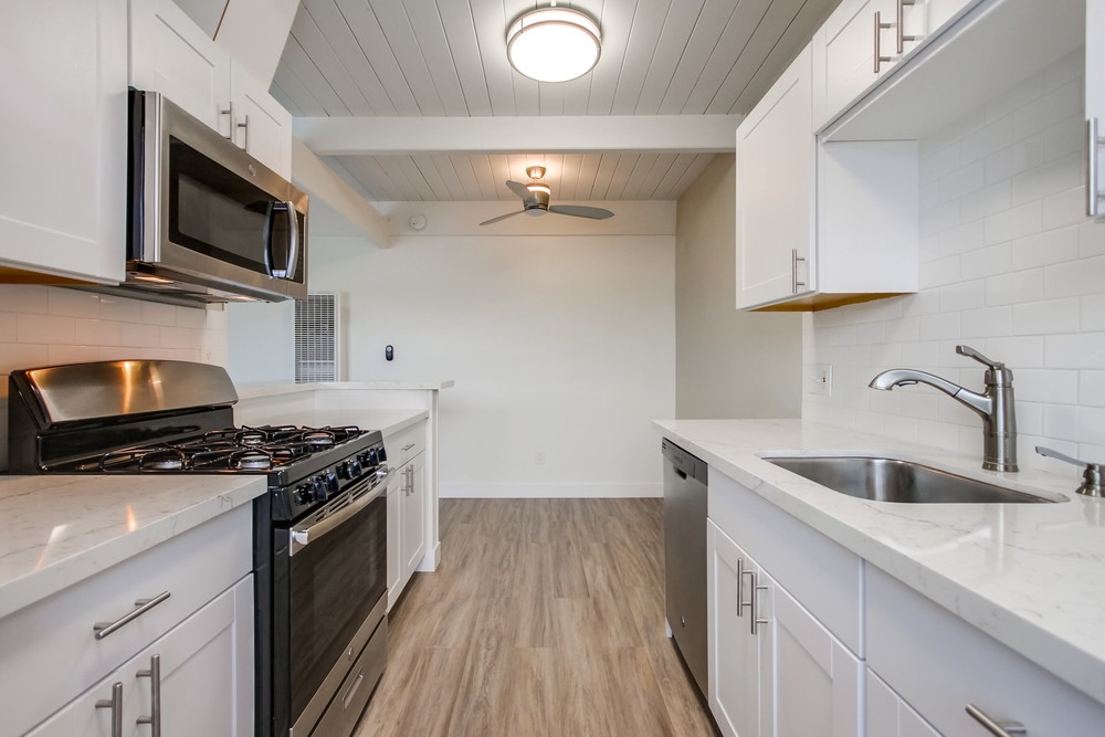 Virtual tour photo 37 of 44 for 2520 Chicago St #2