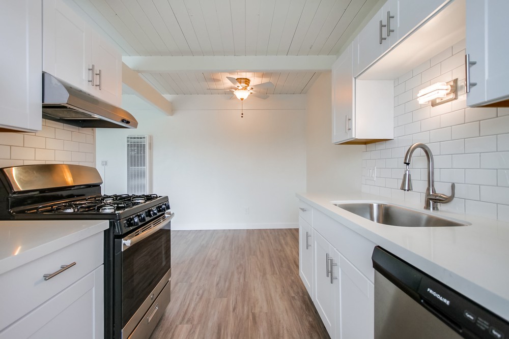 Virtual tour photo 18 of 25 for 2520 Chicago St #30