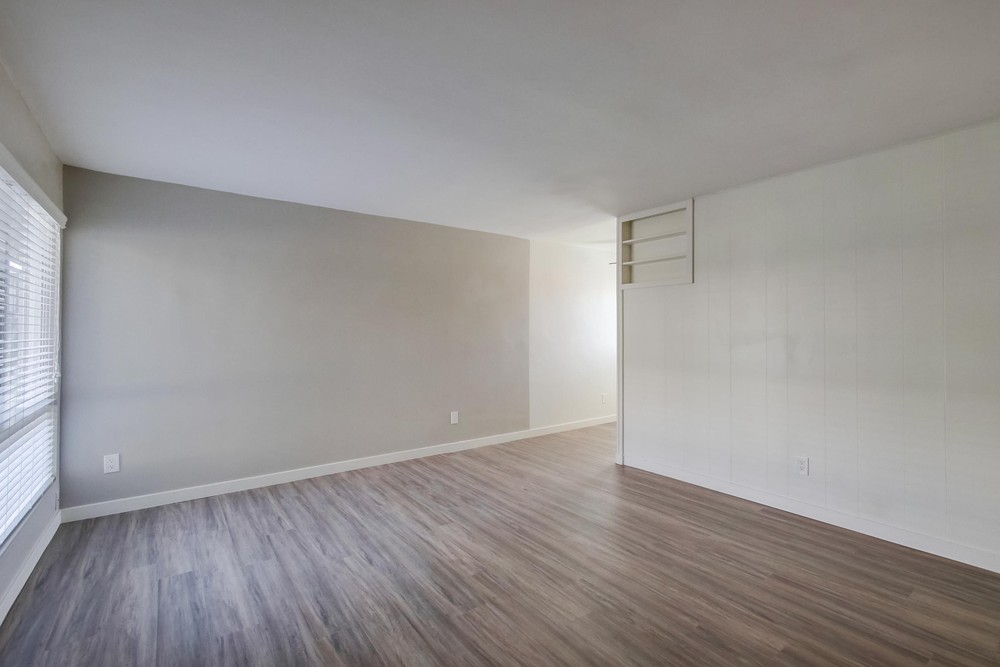 Virtual tour photo 6 of 19 for 2520 Chicago St #8