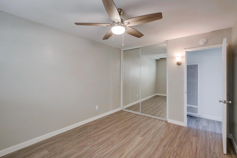 Virtual tour photo 16 of 19 for 2520 Chicago St #8