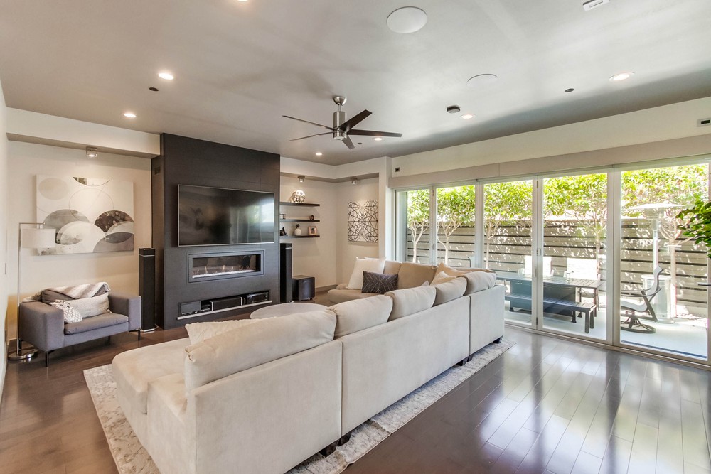 Virtual tour photo 6 of 77 for 2521 Deerpark Dr