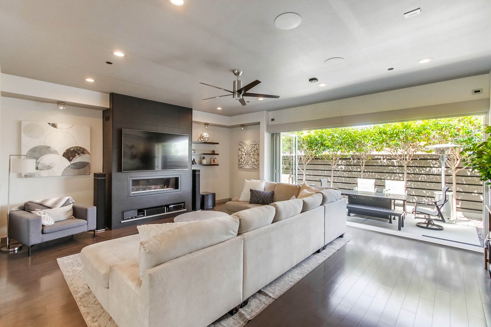 Virtual tour photo 7 of 77 for 2521 Deerpark Dr