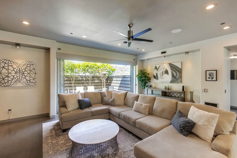 Virtual tour photo 9 of 77 for 2521 Deerpark Dr