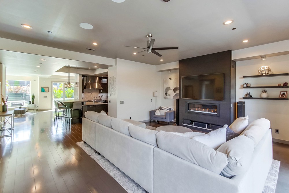 Virtual tour photo 10 of 77 for 2521 Deerpark Dr