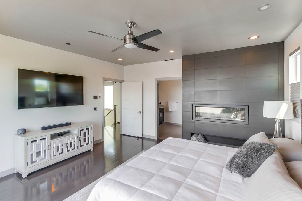 Virtual tour photo 55 of 77 for 2521 Deerpark Dr