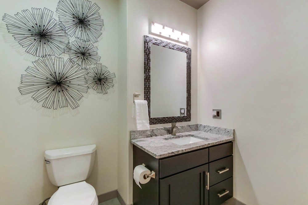 Virtual tour photo 67 of 77 for 2521 Deerpark Dr