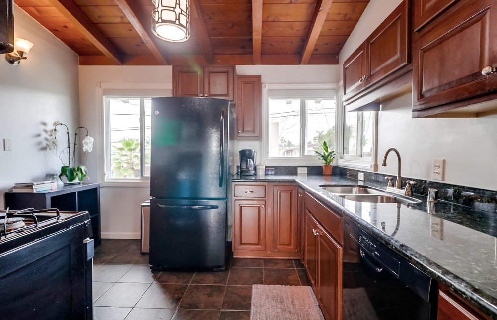 Virtual tour photo 14 of 34 for 2521 Haller St