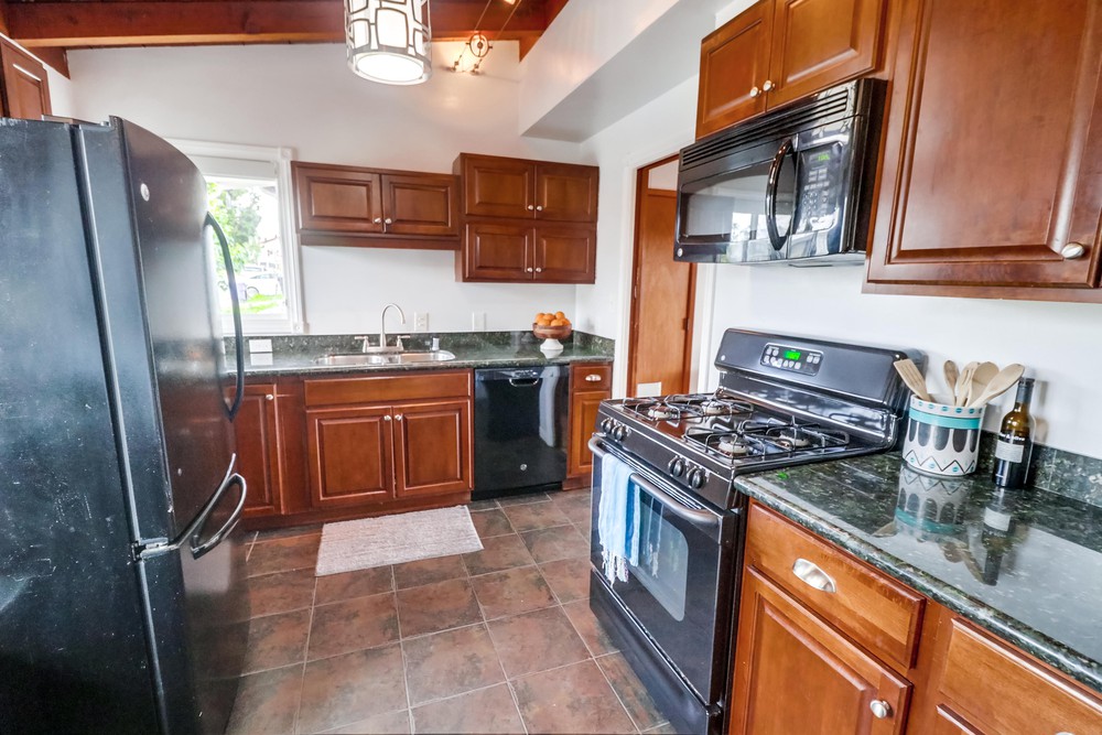 Virtual tour photo 16 of 34 for 2521 Haller St