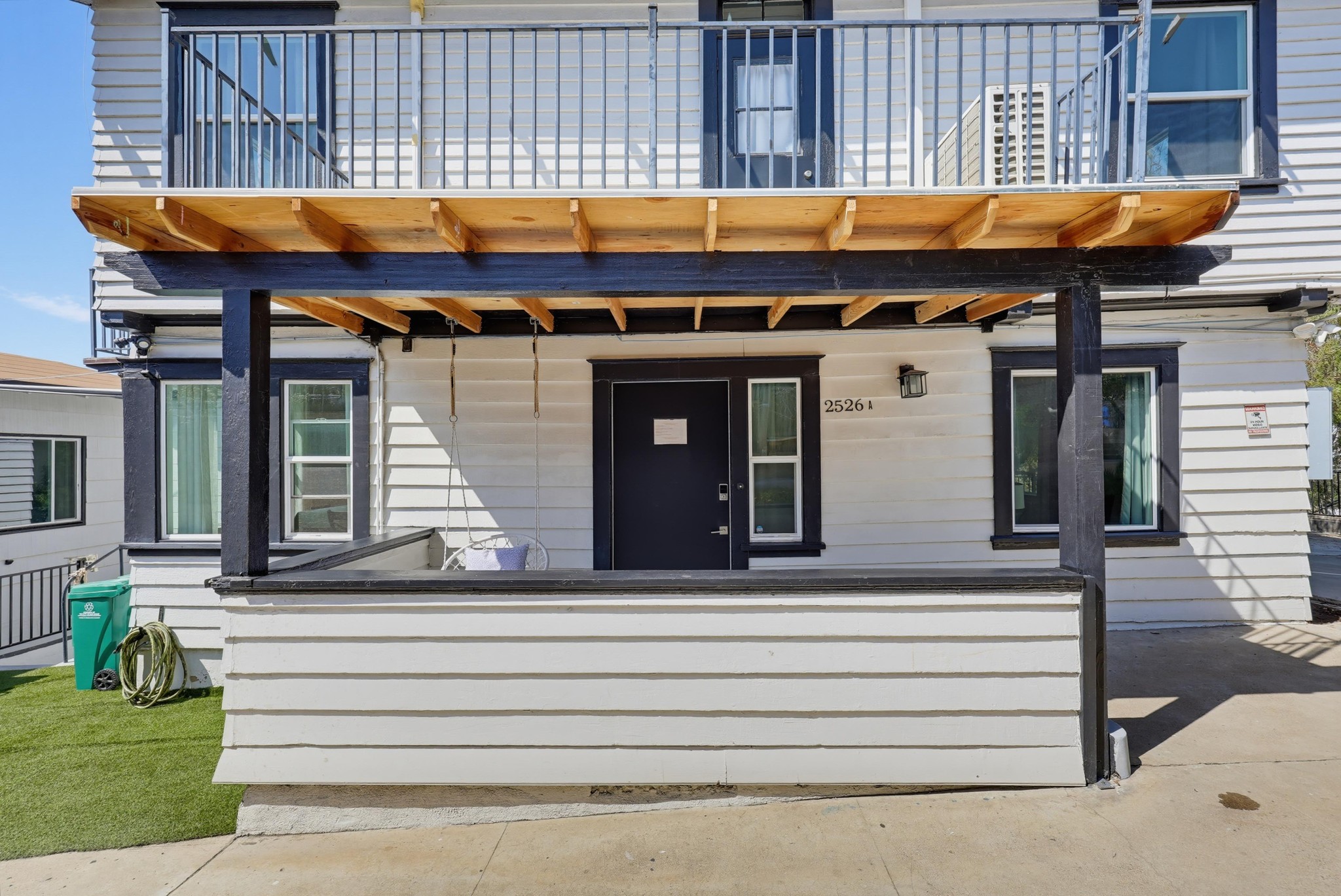 Virtual tour photo 8 of 111 for 2524-26 Horton Ave