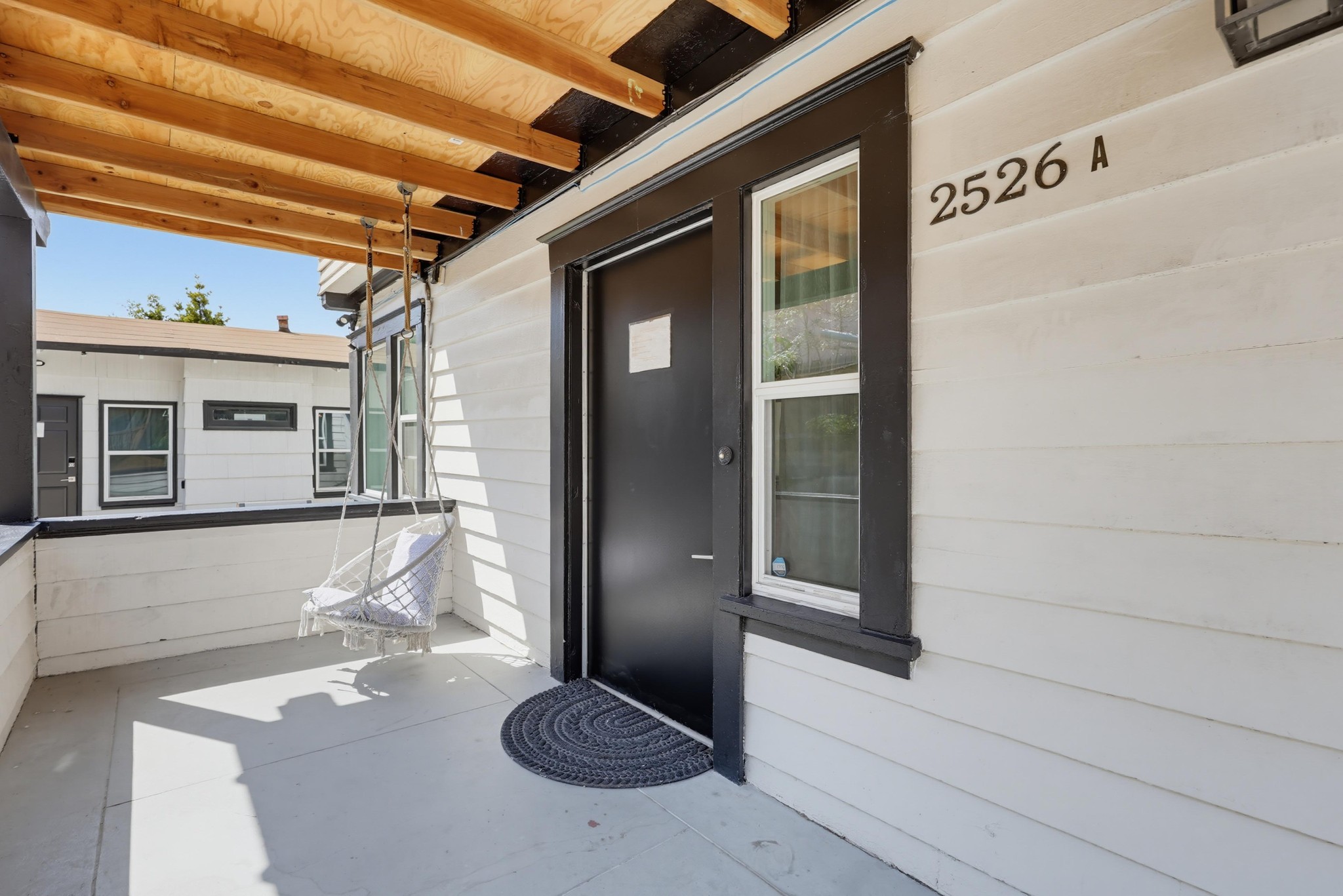 Virtual tour photo 10 of 111 for 2524-26 Horton Ave