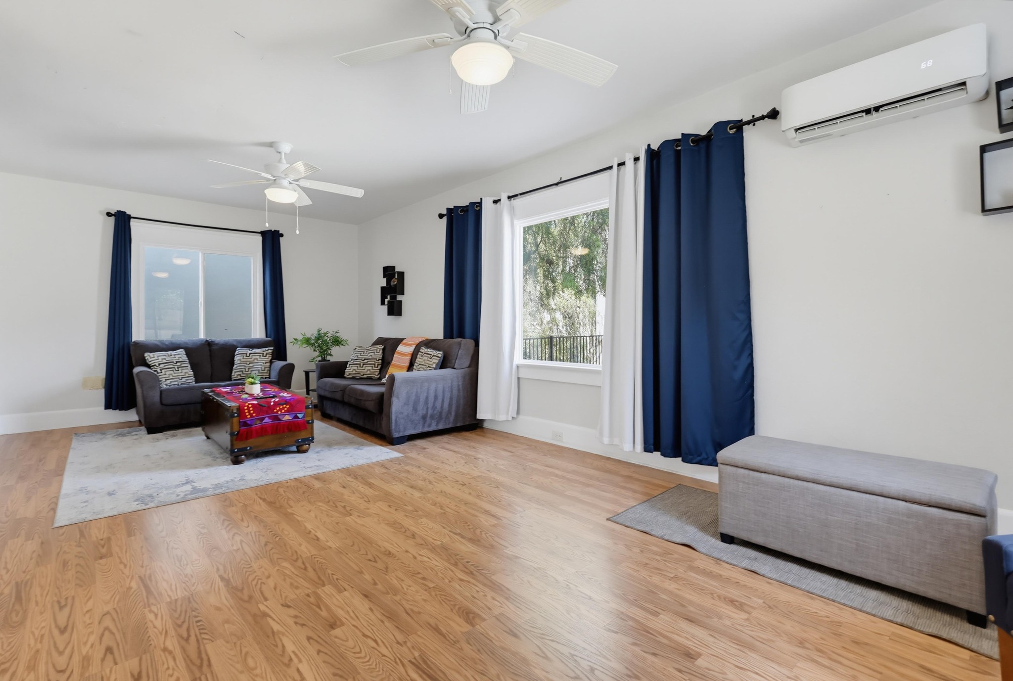 Virtual tour photo 13 of 111 for 2524-26 Horton Ave