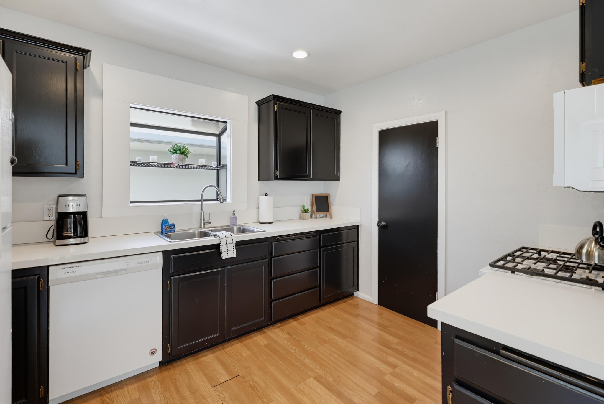 Virtual tour photo 21 of 111 for 2524-26 Horton Ave