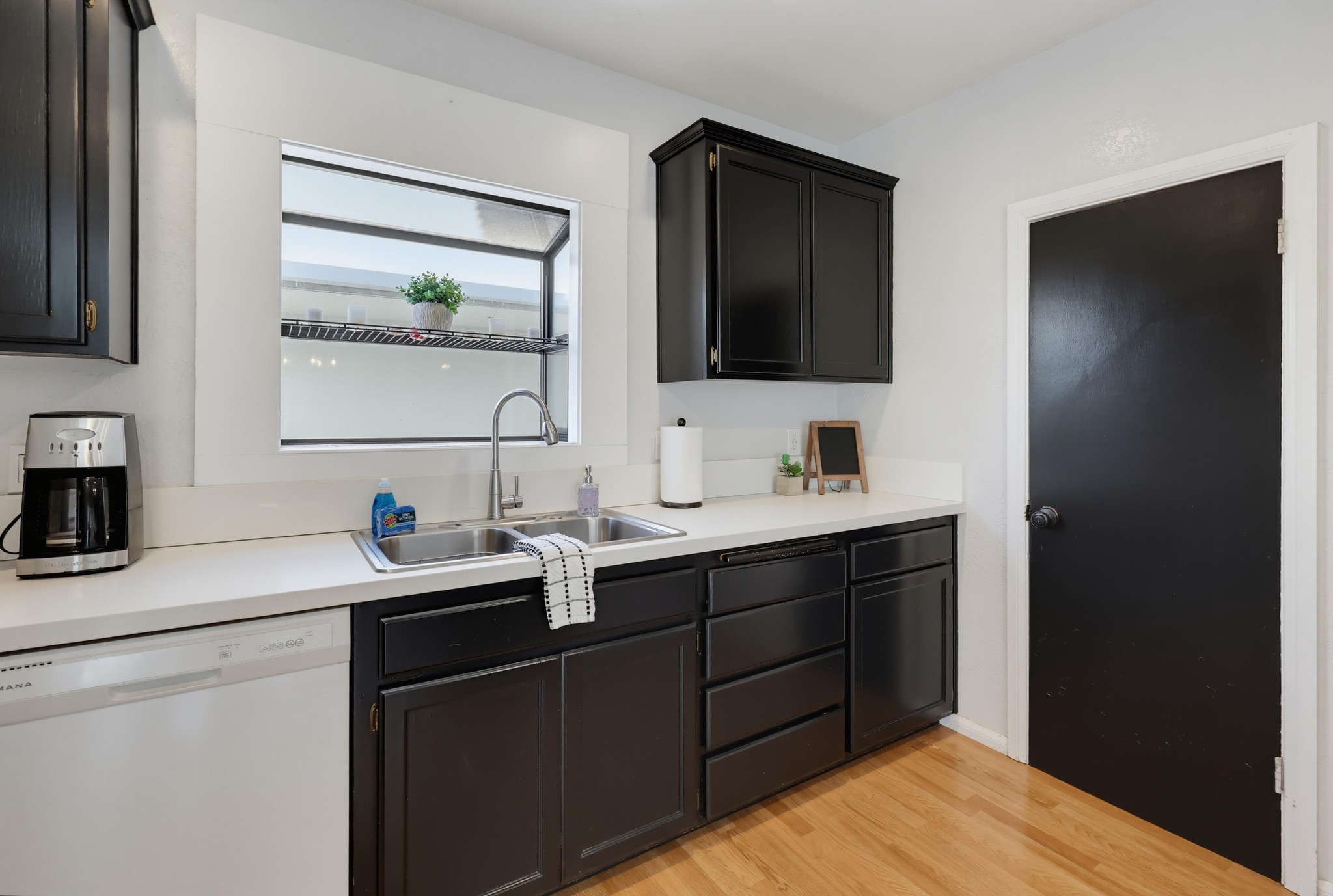 Virtual tour photo 22 of 111 for 2524-26 Horton Ave