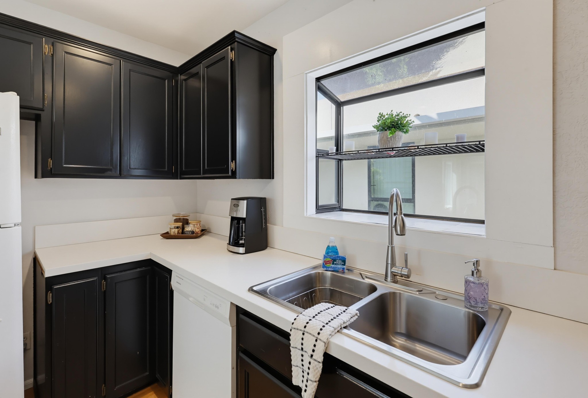 Virtual tour photo 25 of 111 for 2524-26 Horton Ave