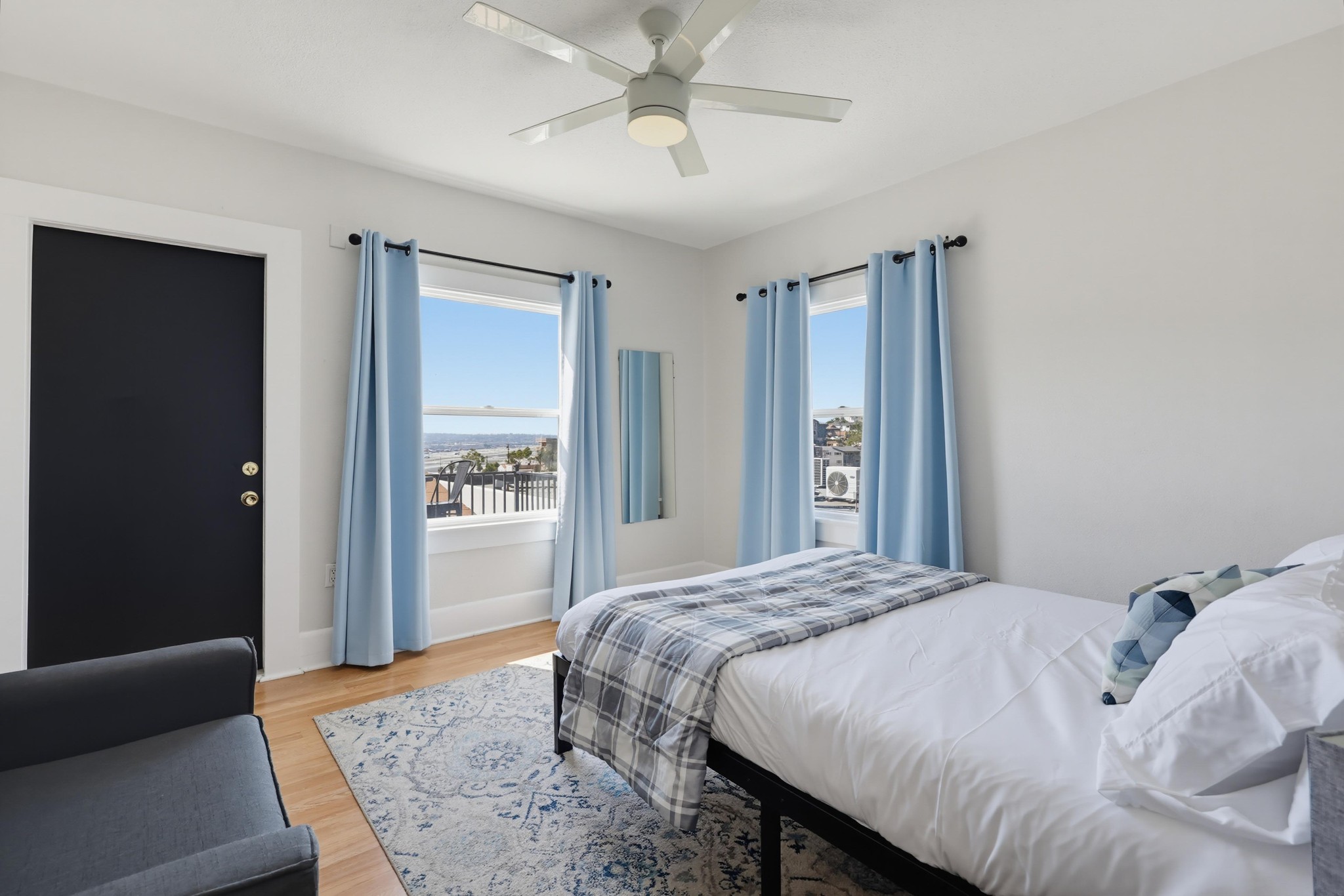 Virtual tour photo 31 of 111 for 2524-26 Horton Ave