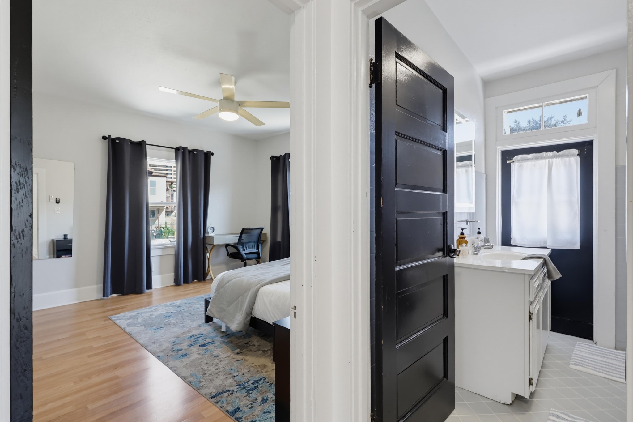 Virtual tour photo 40 of 111 for 2524-26 Horton Ave