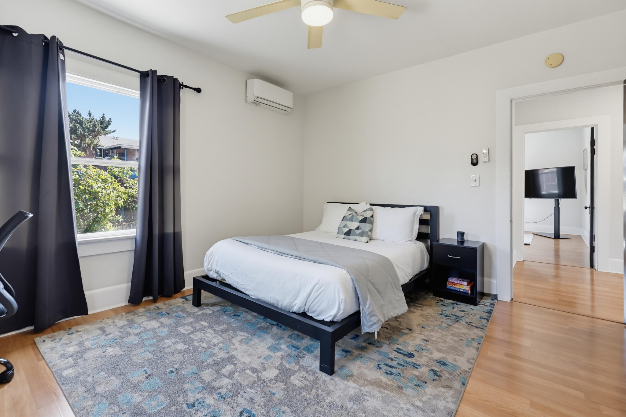 Virtual tour photo 42 of 111 for 2524-26 Horton Ave