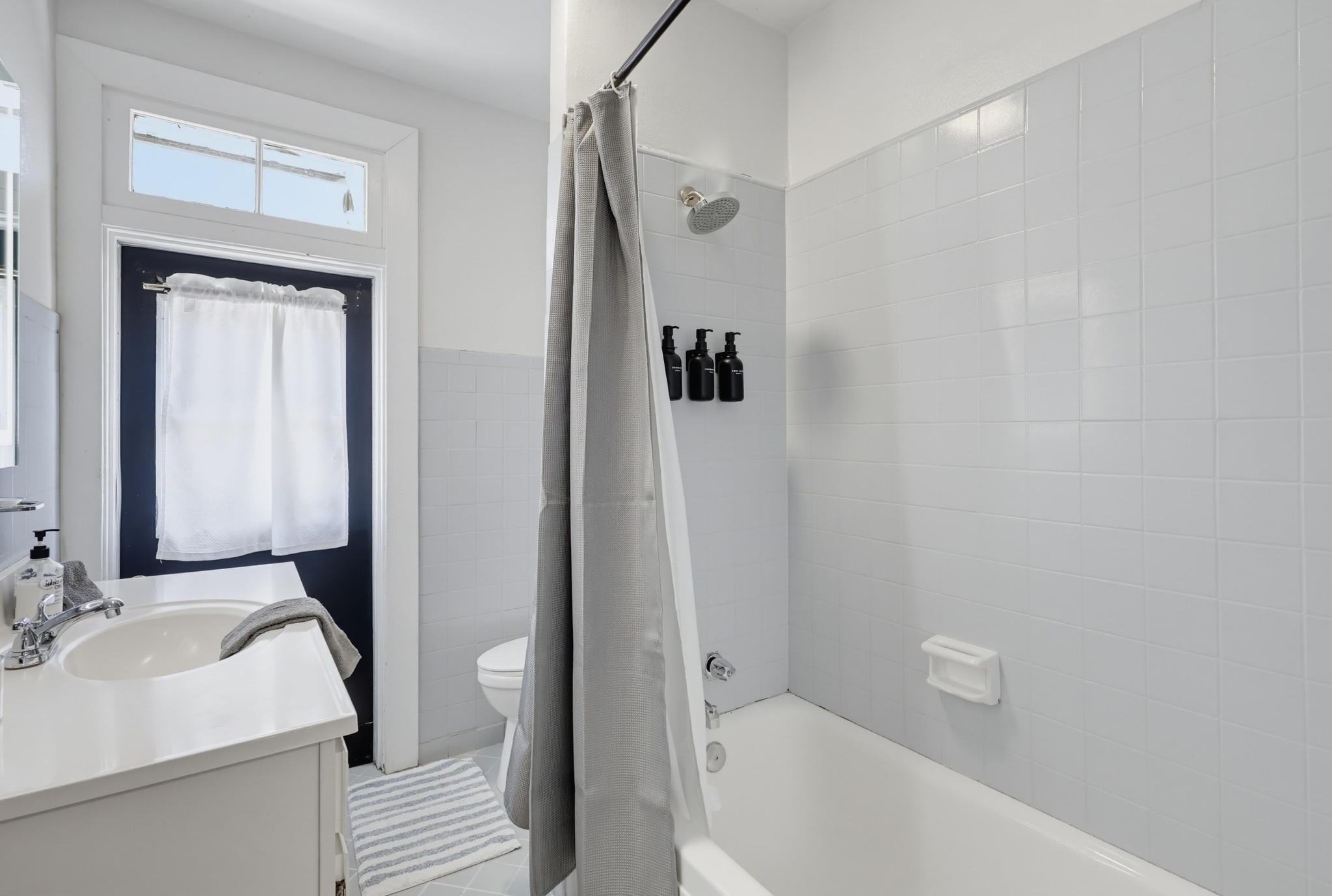 Virtual tour photo 48 of 111 for 2524-26 Horton Ave