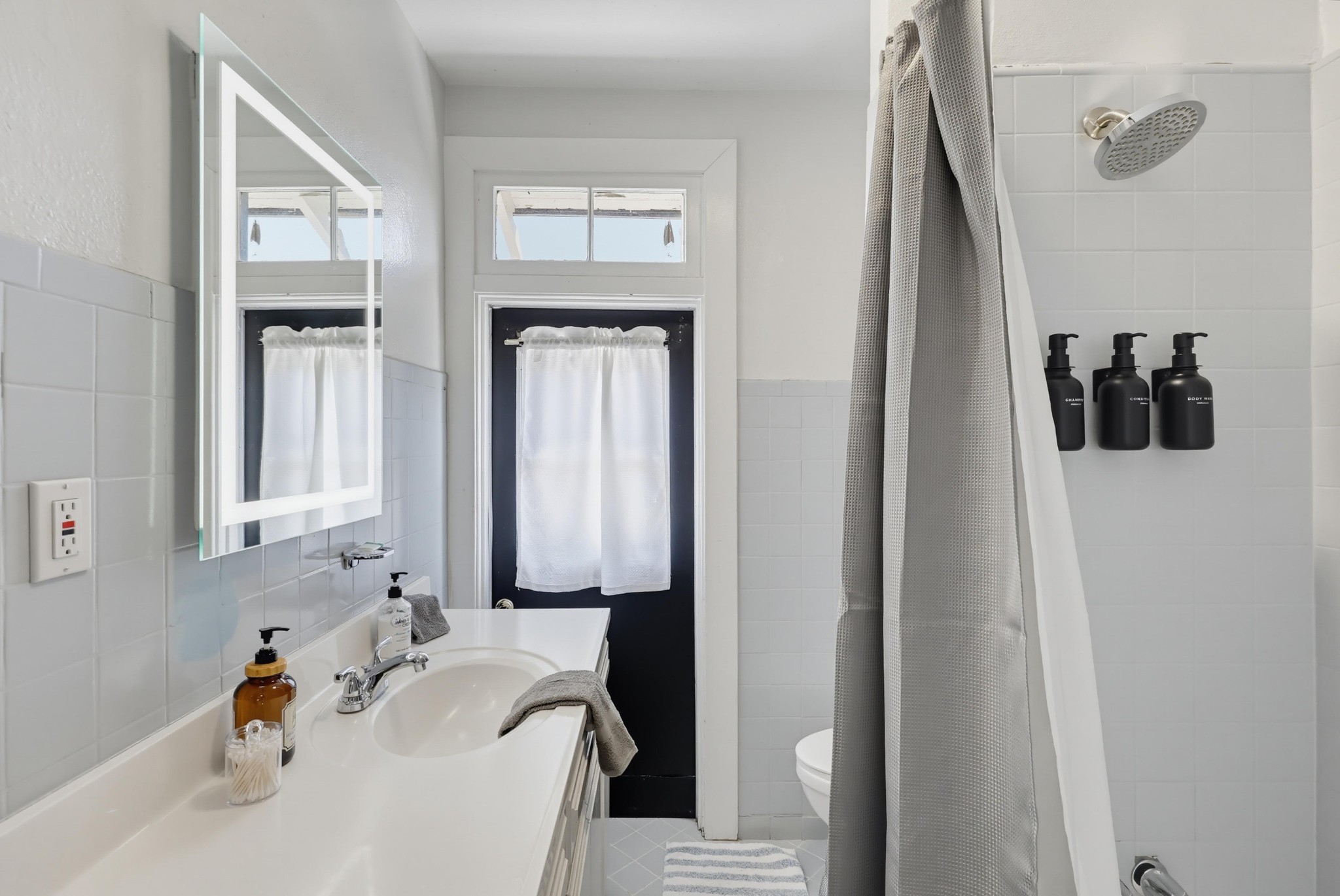 Virtual tour photo 49 of 111 for 2524-26 Horton Ave