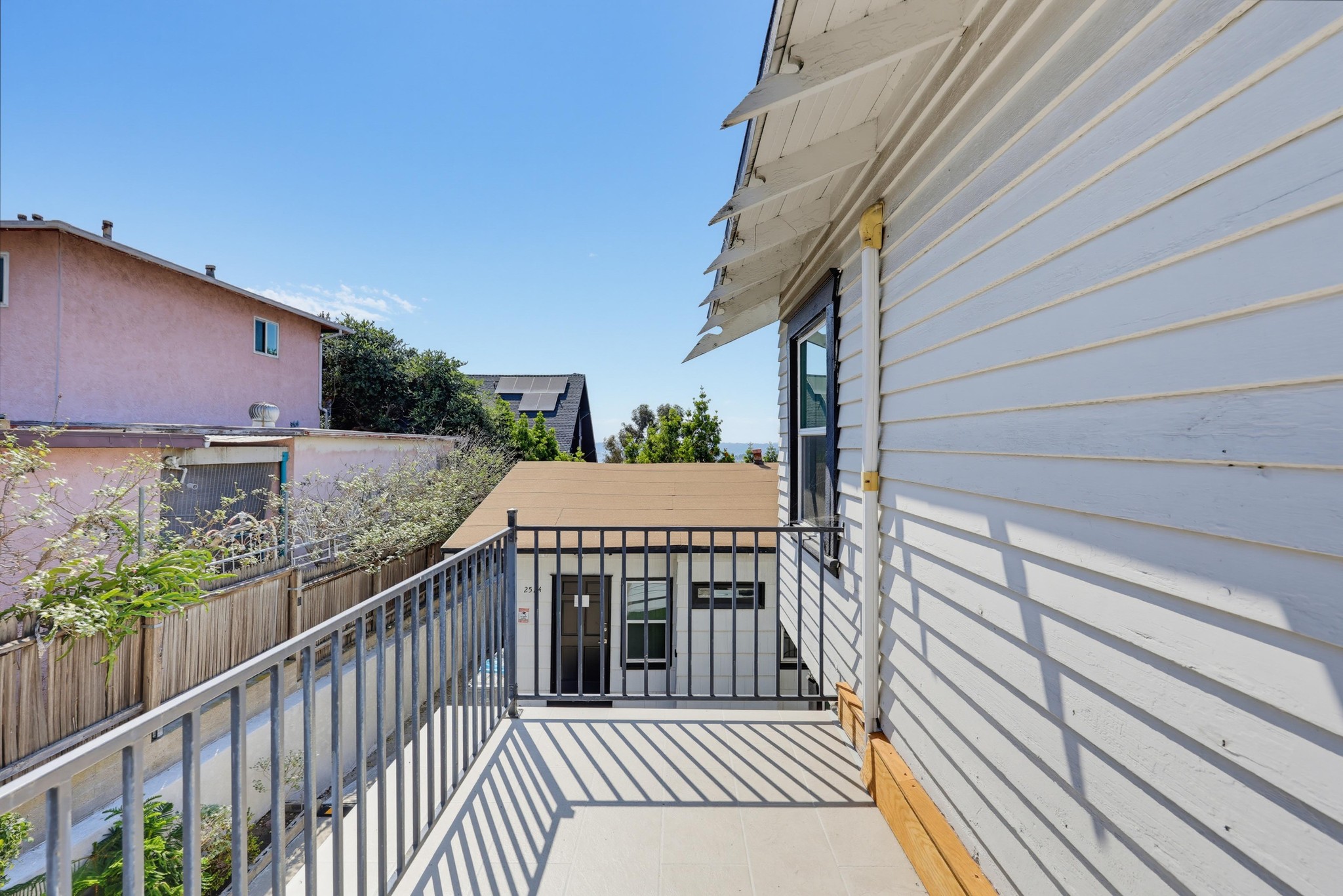 Virtual tour photo 52 of 111 for 2524-26 Horton Ave