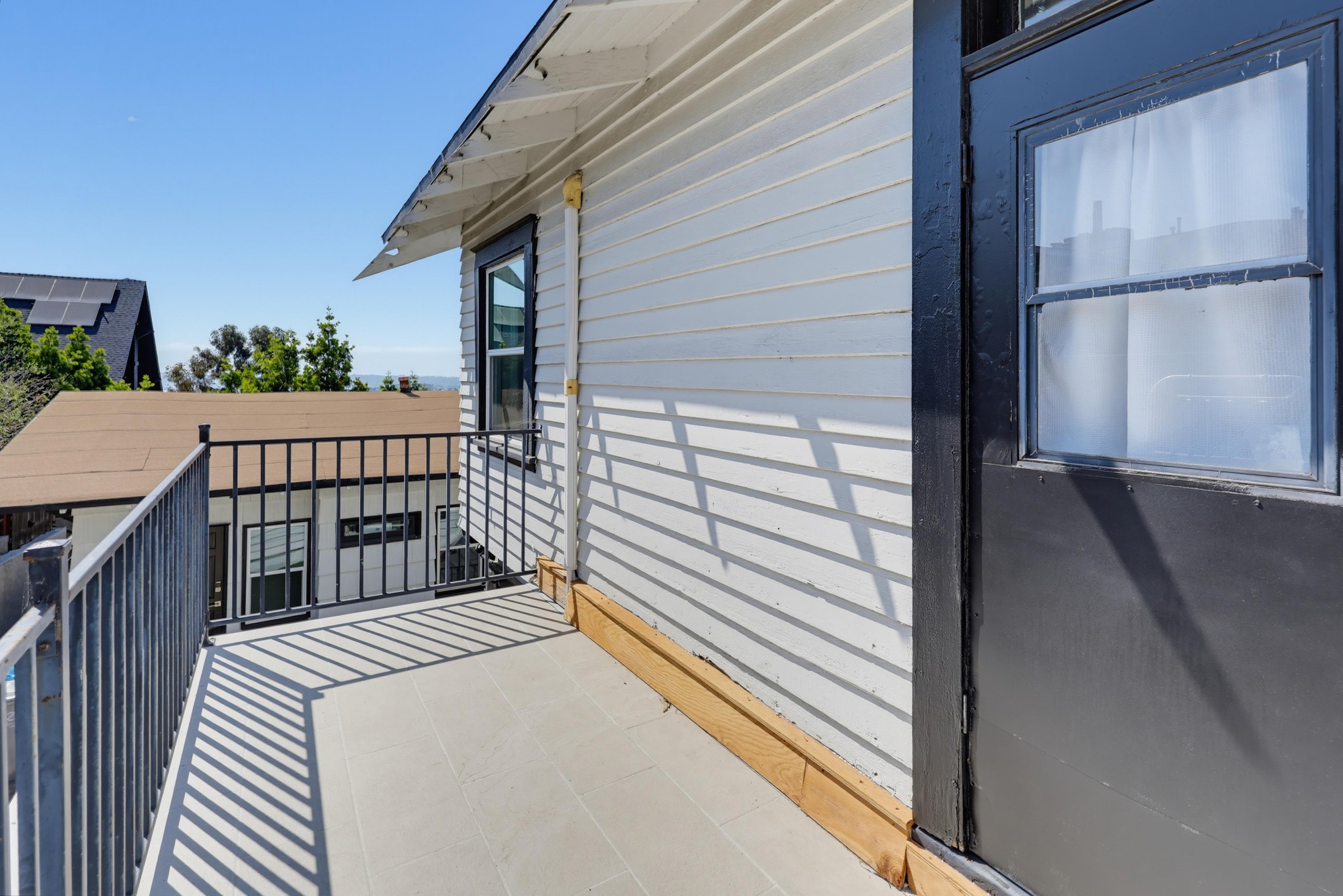 Virtual tour photo 53 of 111 for 2524-26 Horton Ave