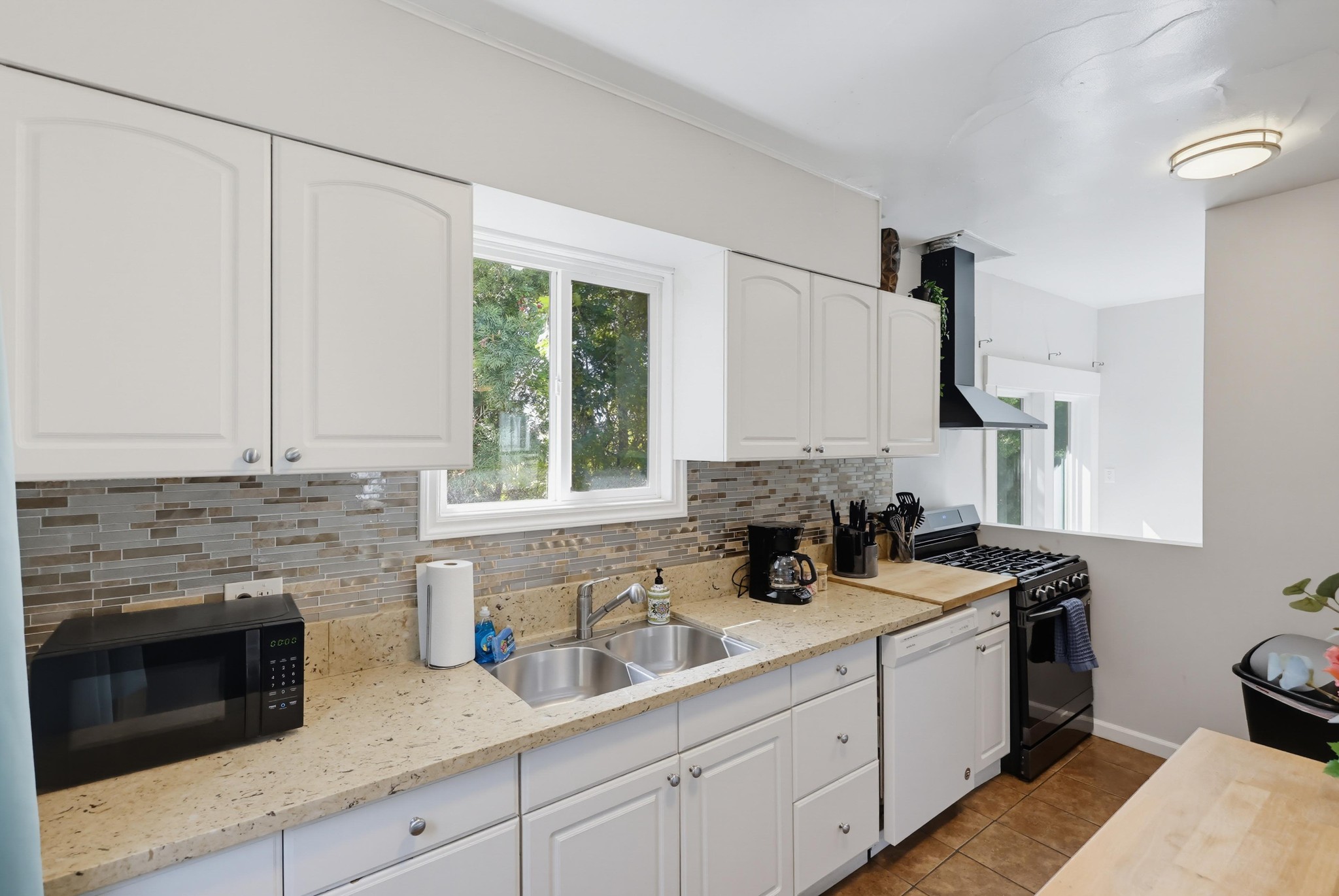 Virtual tour photo 73 of 111 for 2524-26 Horton Ave