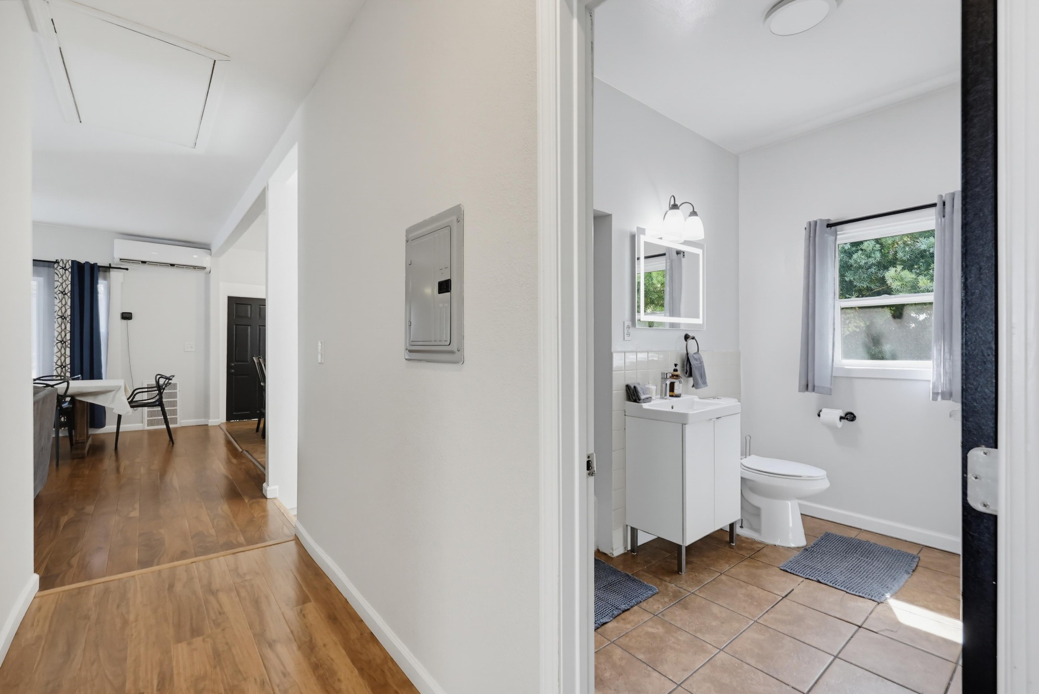 Virtual tour photo 78 of 111 for 2524-26 Horton Ave
