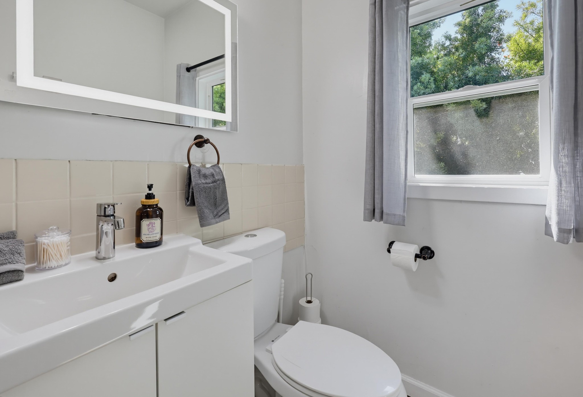 Virtual tour photo 80 of 111 for 2524-26 Horton Ave