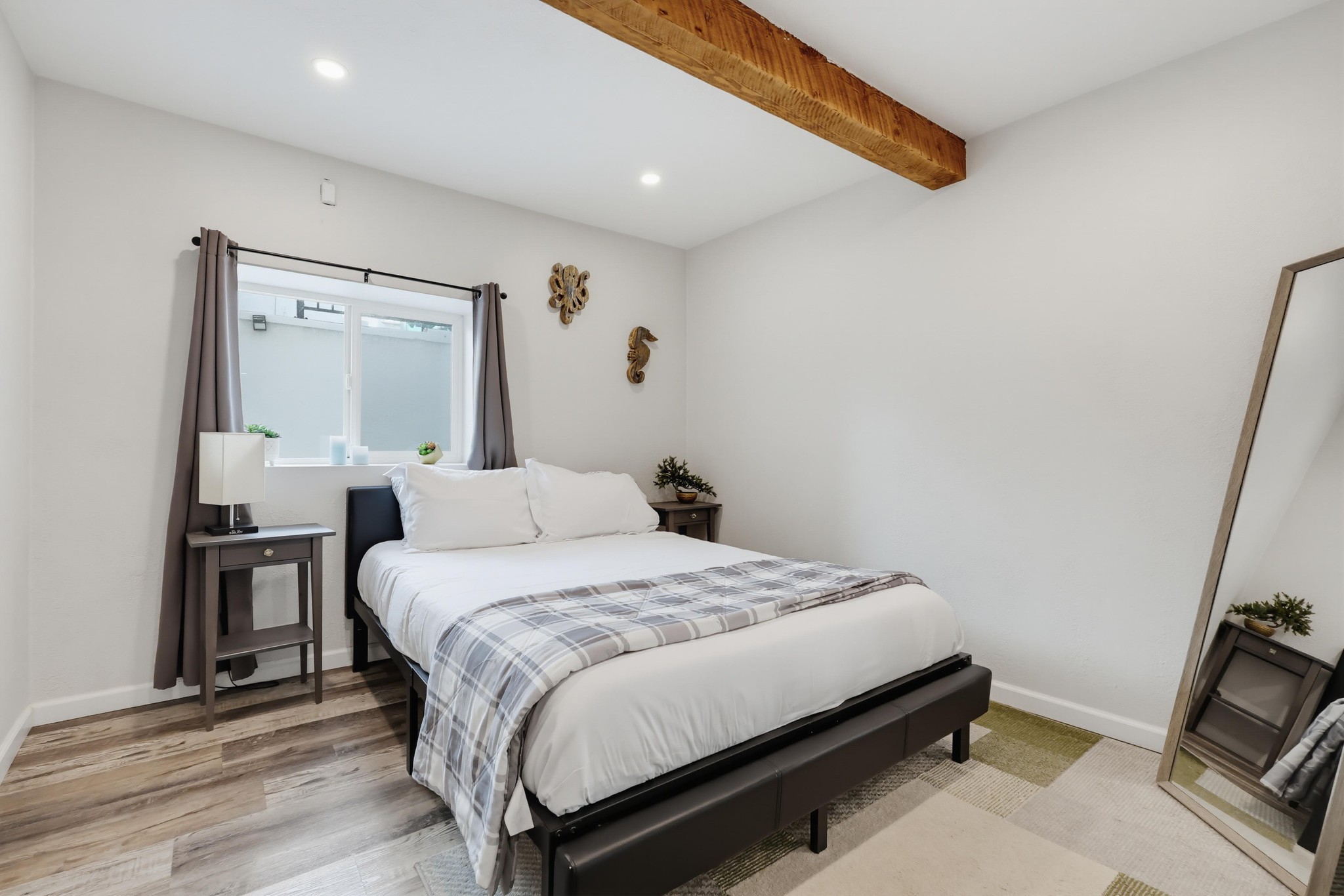 Virtual tour photo 96 of 111 for 2524-26 Horton Ave