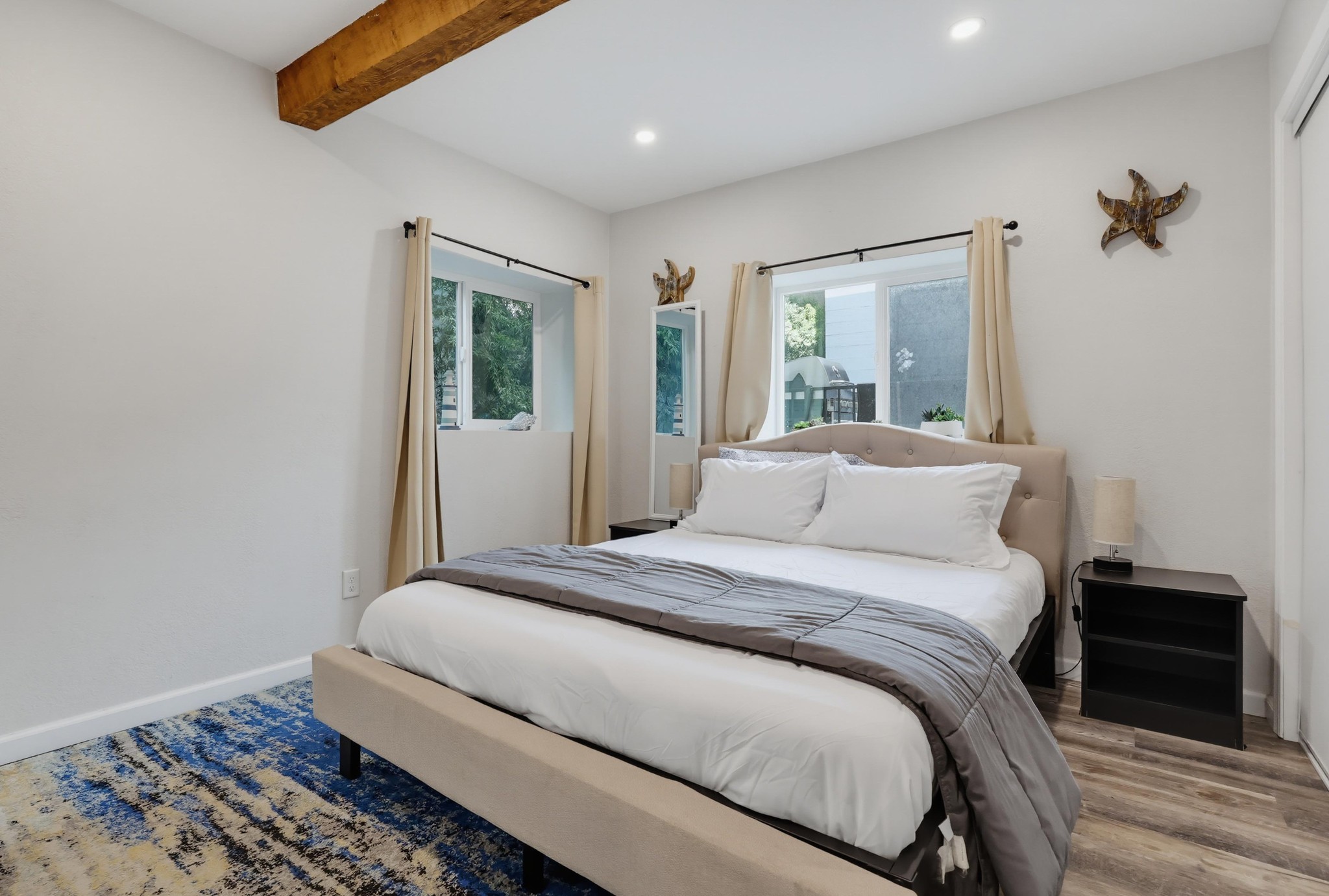 Virtual tour photo 100 of 111 for 2524-26 Horton Ave