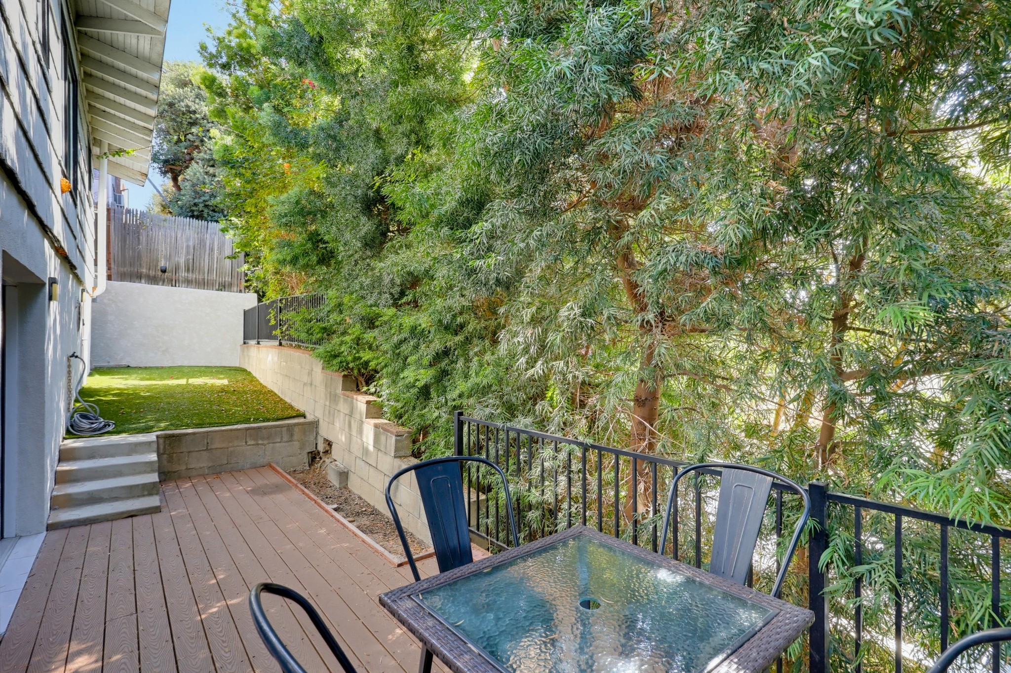 Virtual tour photo 105 of 111 for 2524-26 Horton Ave