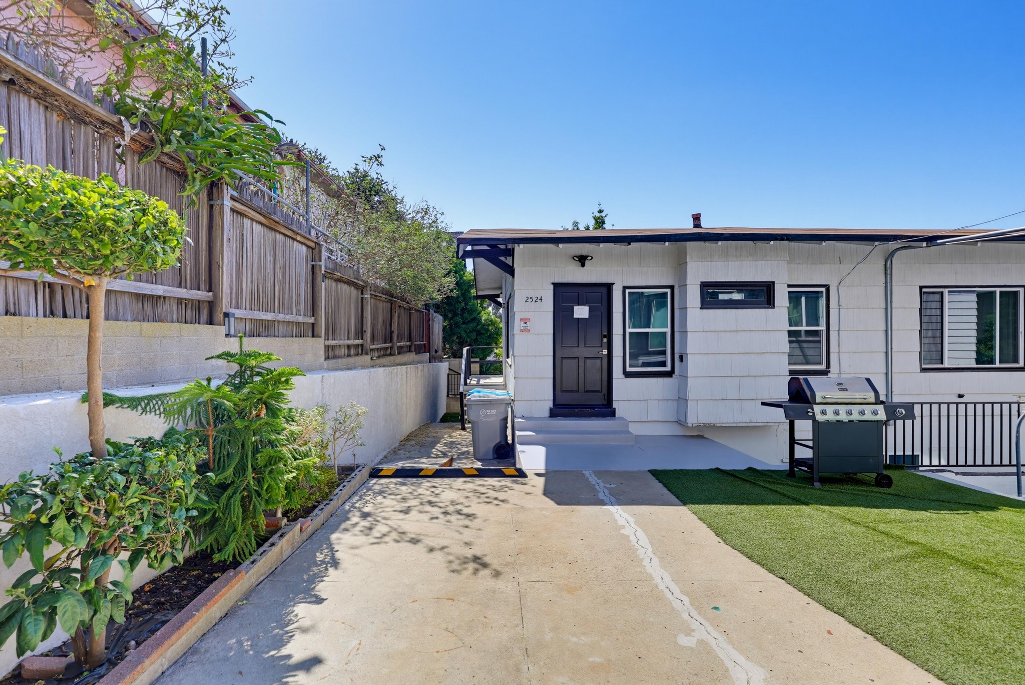 Virtual tour photo 110 of 111 for 2524-26 Horton Ave