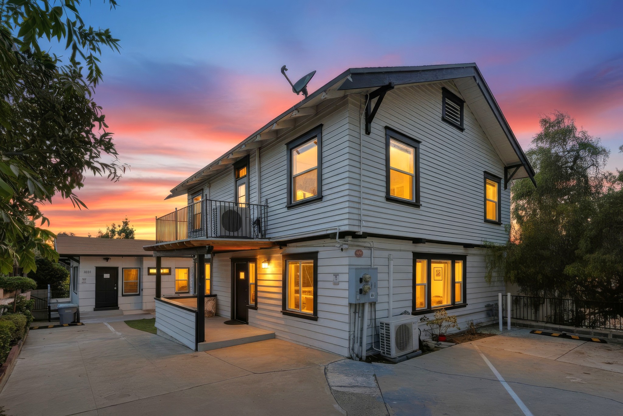 Virtual tour photo 111 of 111 for 2524-26 Horton Ave