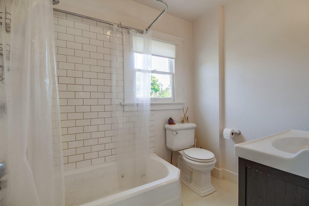 Virtual tour photo 36 of 49 for 2525 E St