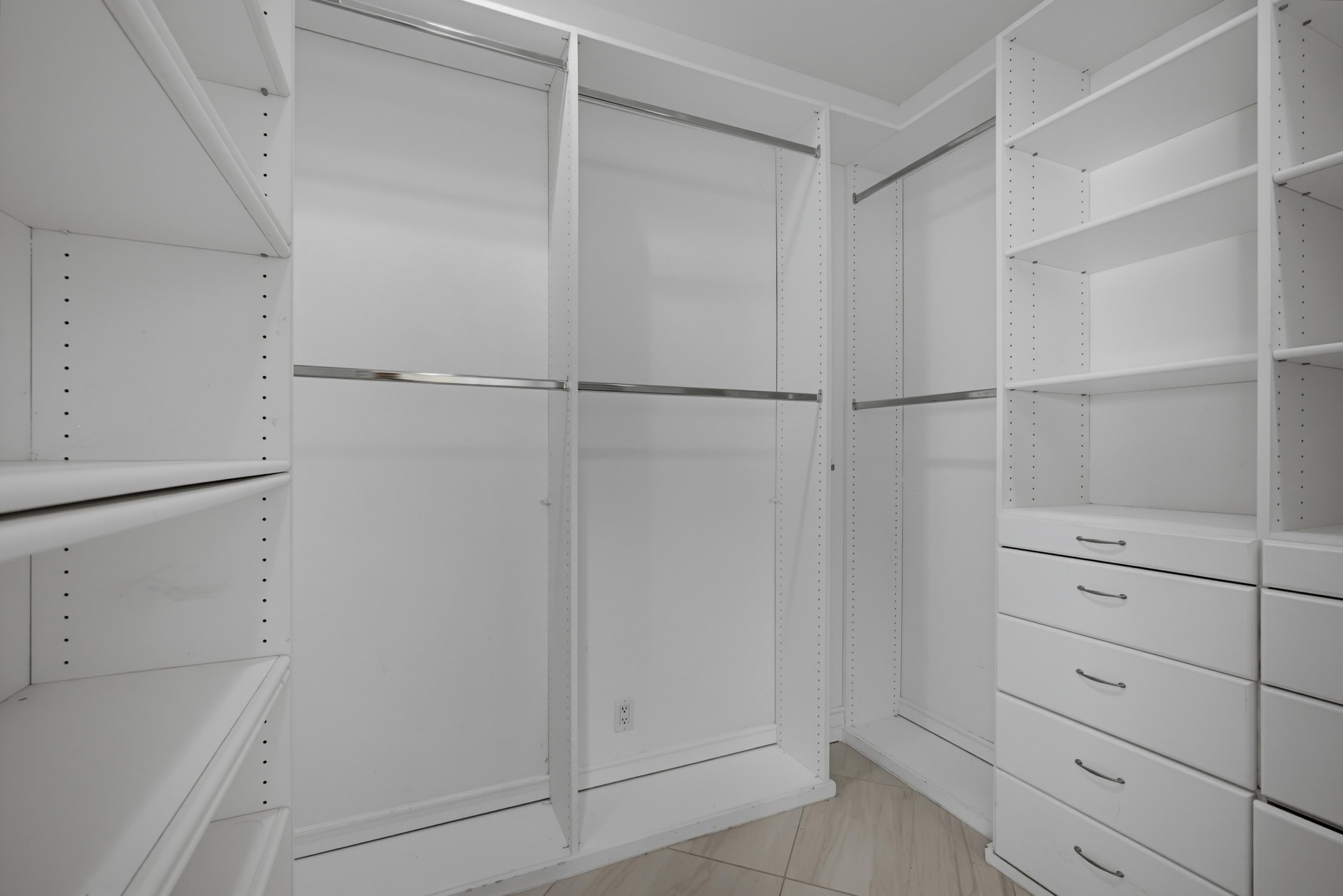 Virtual tour photo 52 of 89 for 2525 Prospect Dr