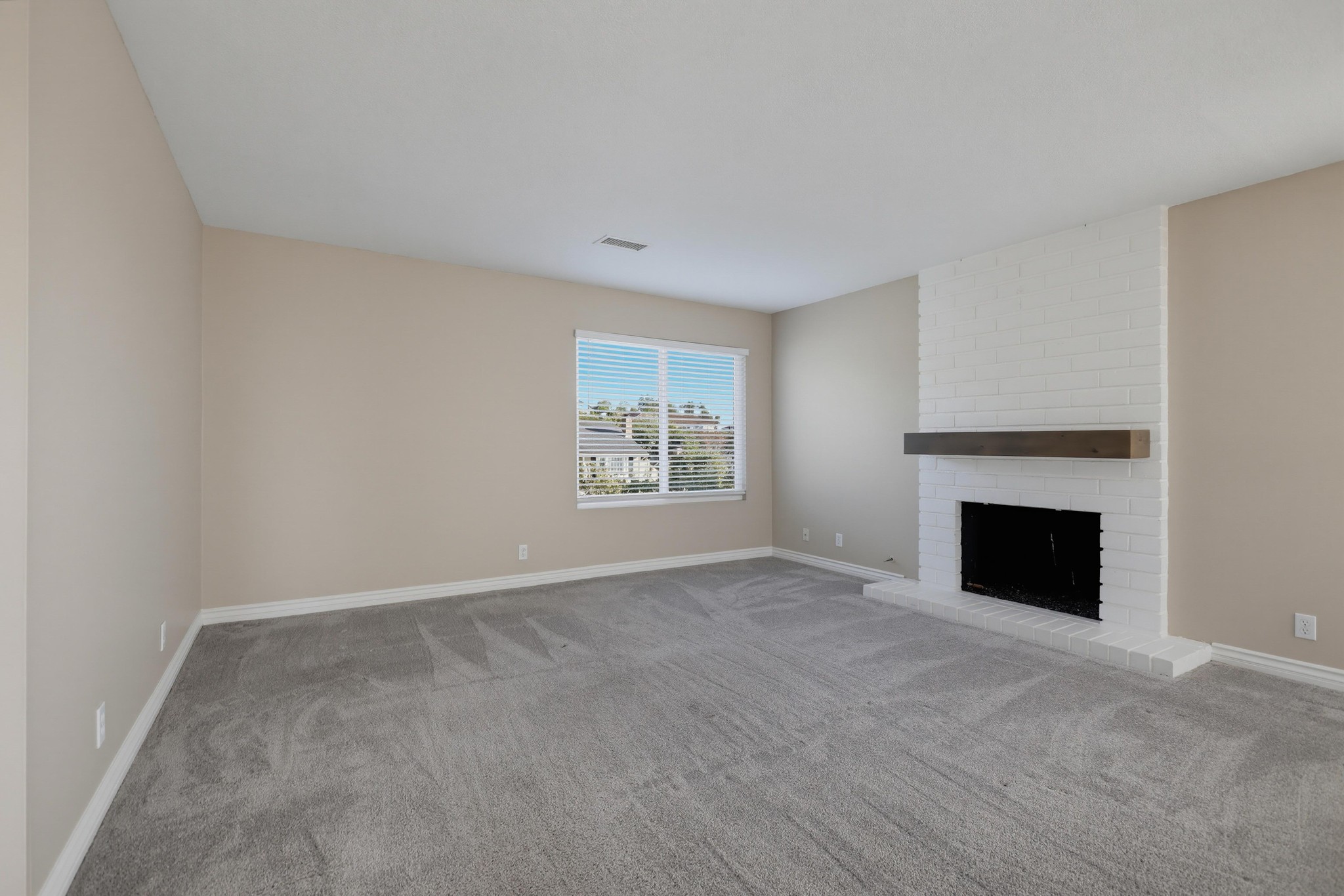 Virtual tour photo 14 of 80 for 25251 Via Piedra Blanca