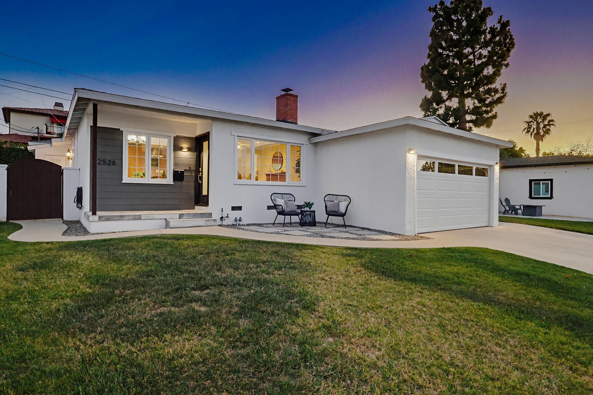 Virtual tour photo 1 of 94 for 2526 Highcliff Dr