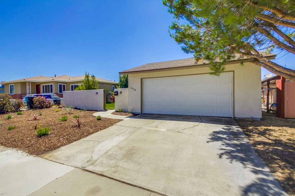 Virtual tour photo 4 of 55 for 2528 Blackton Dr