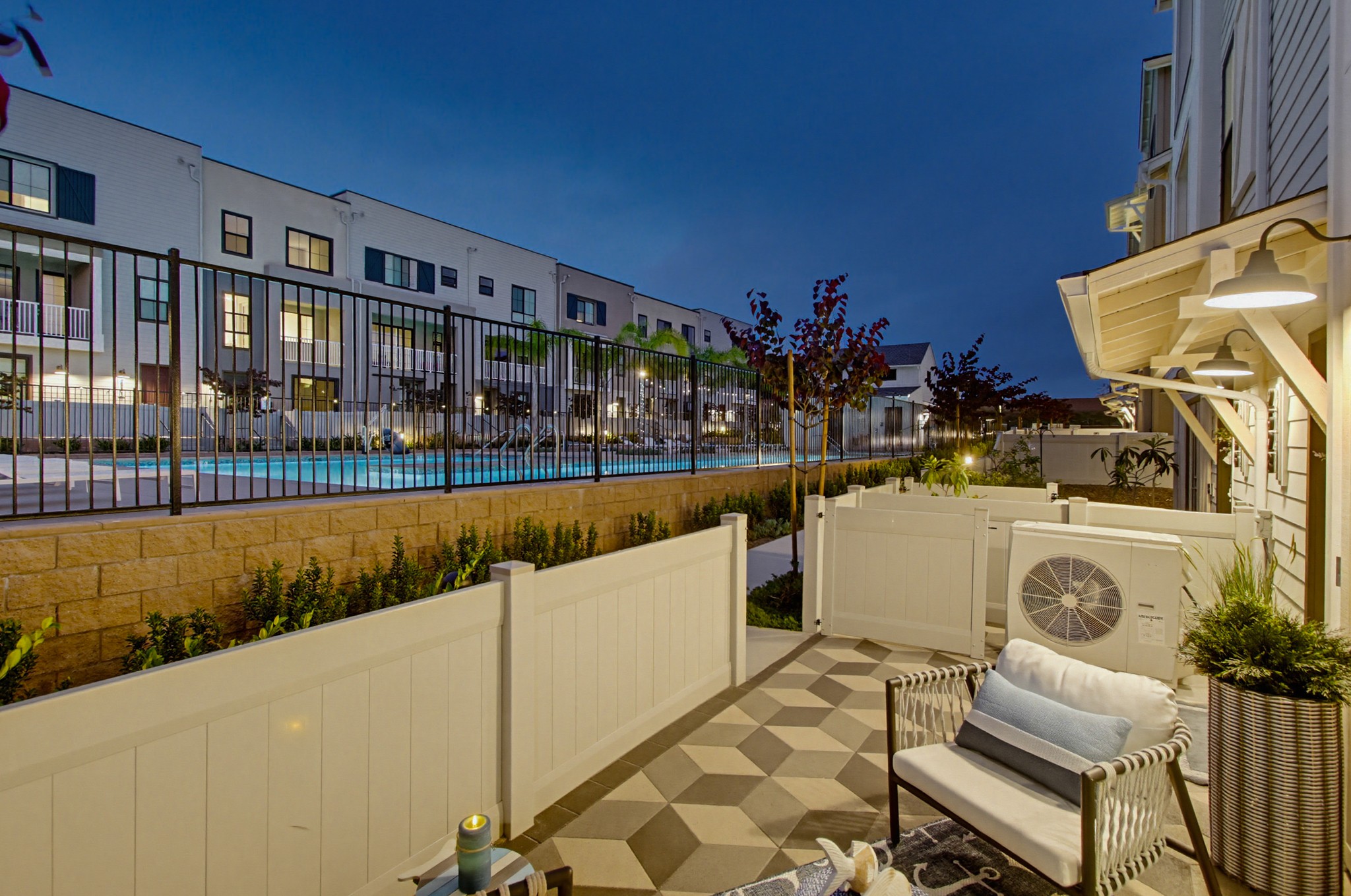 Virtual tour photo 5 of 133 for 2528 Delphinium Ln