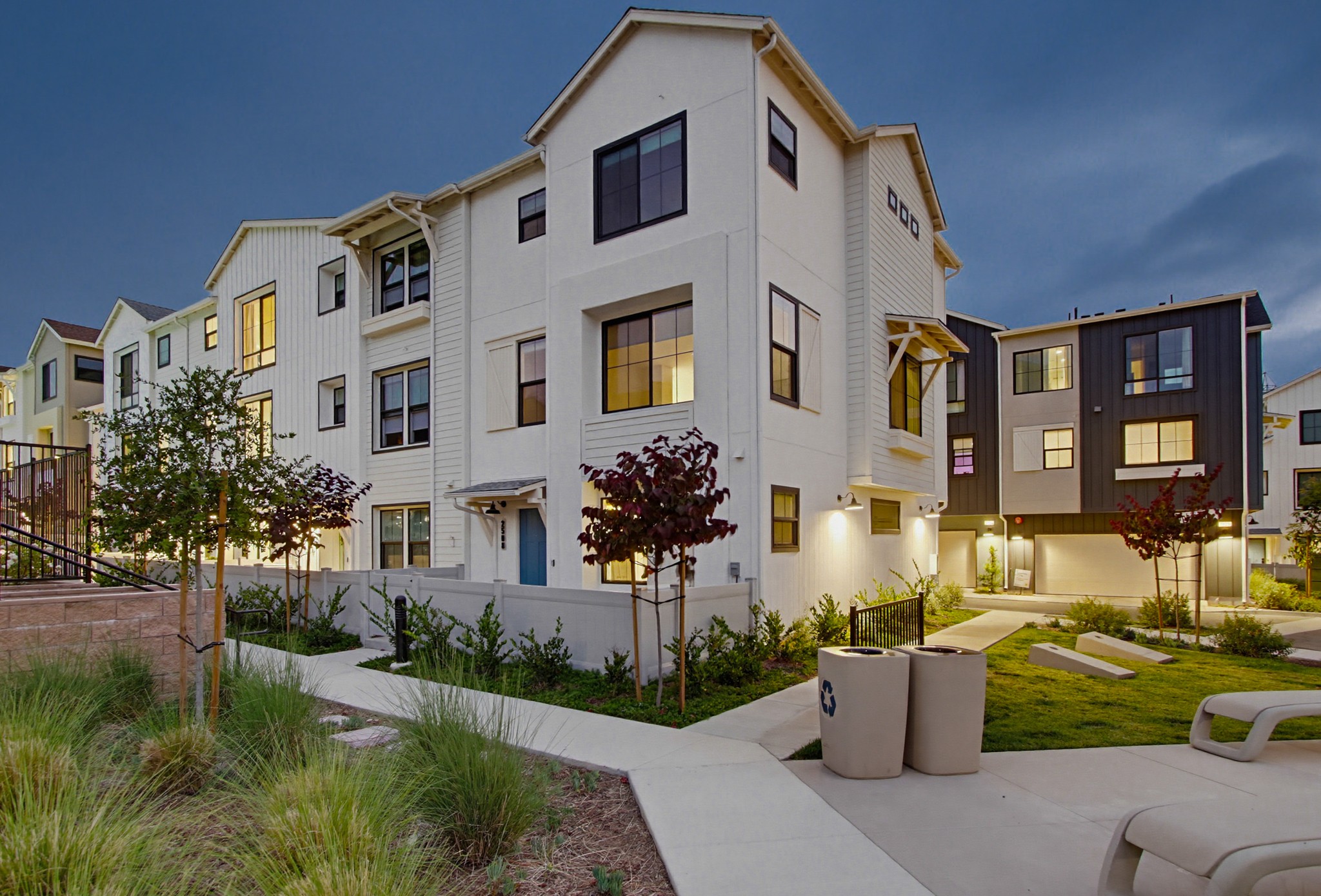 Virtual tour photo 10 of 133 for 2528 Delphinium Ln