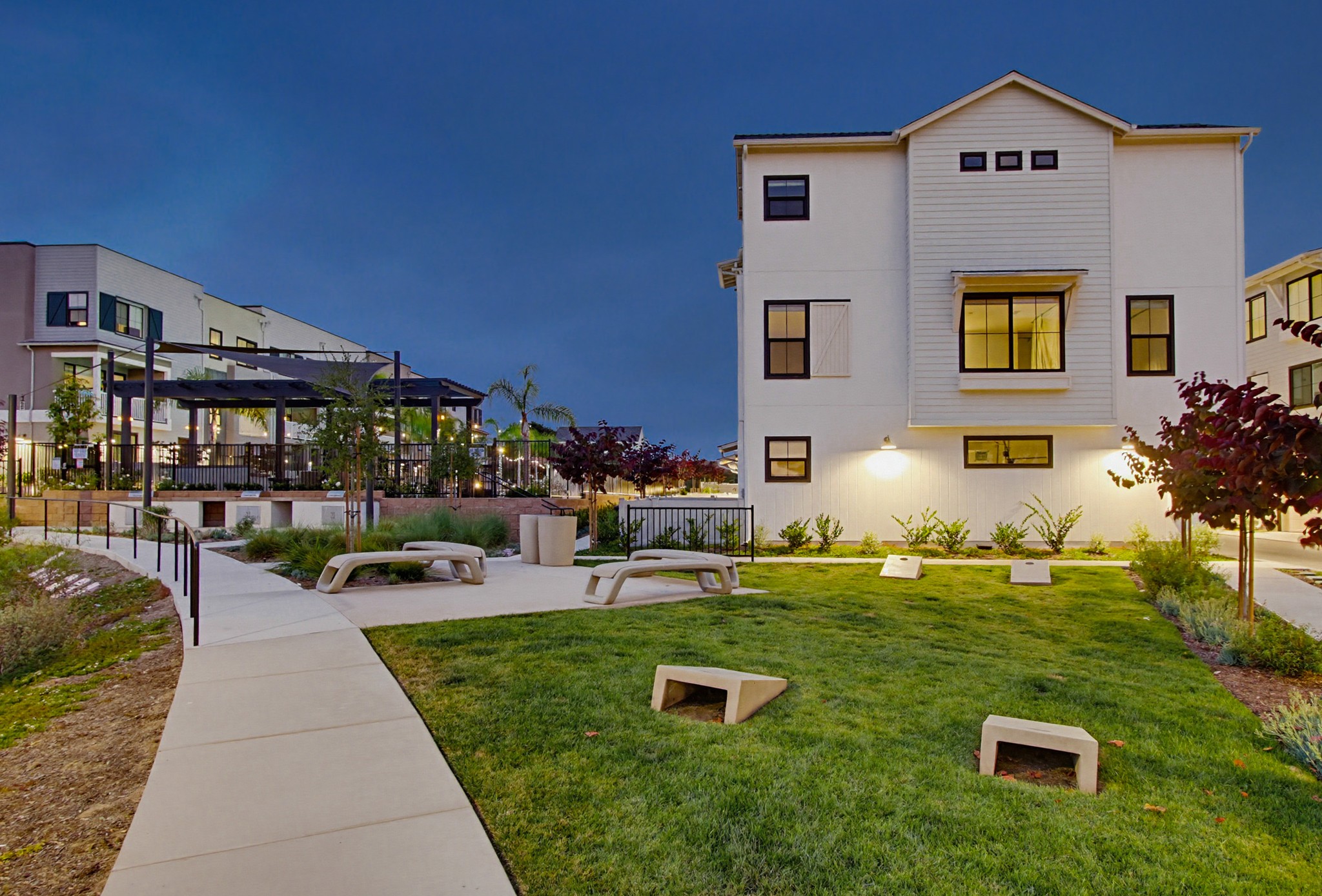 Virtual tour photo 11 of 133 for 2528 Delphinium Ln