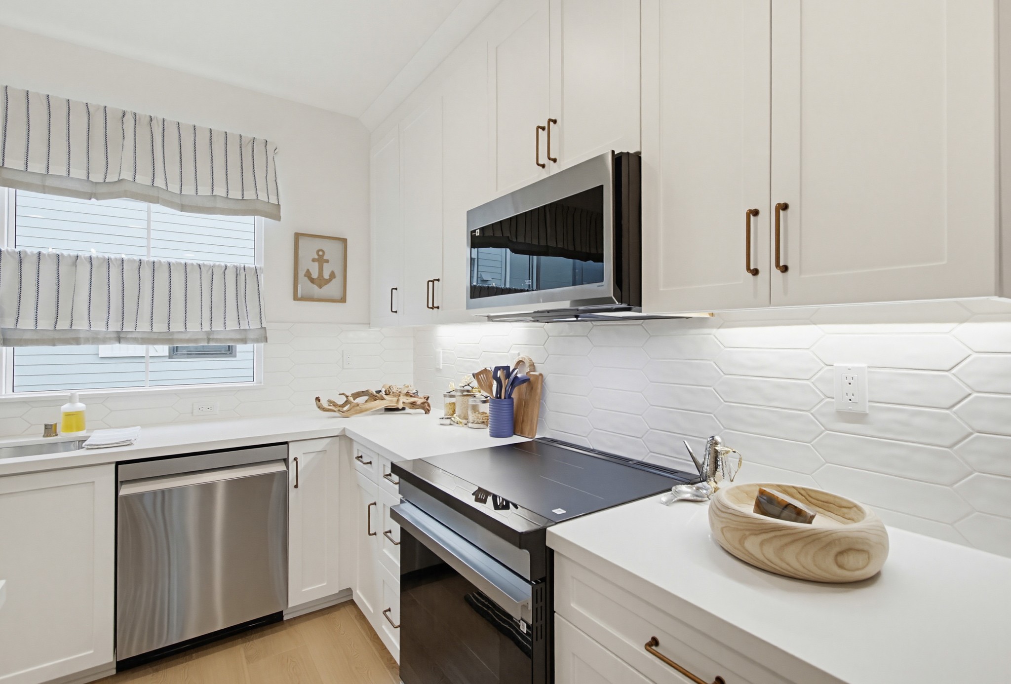 Virtual tour photo 44 of 133 for 2528 Delphinium Ln