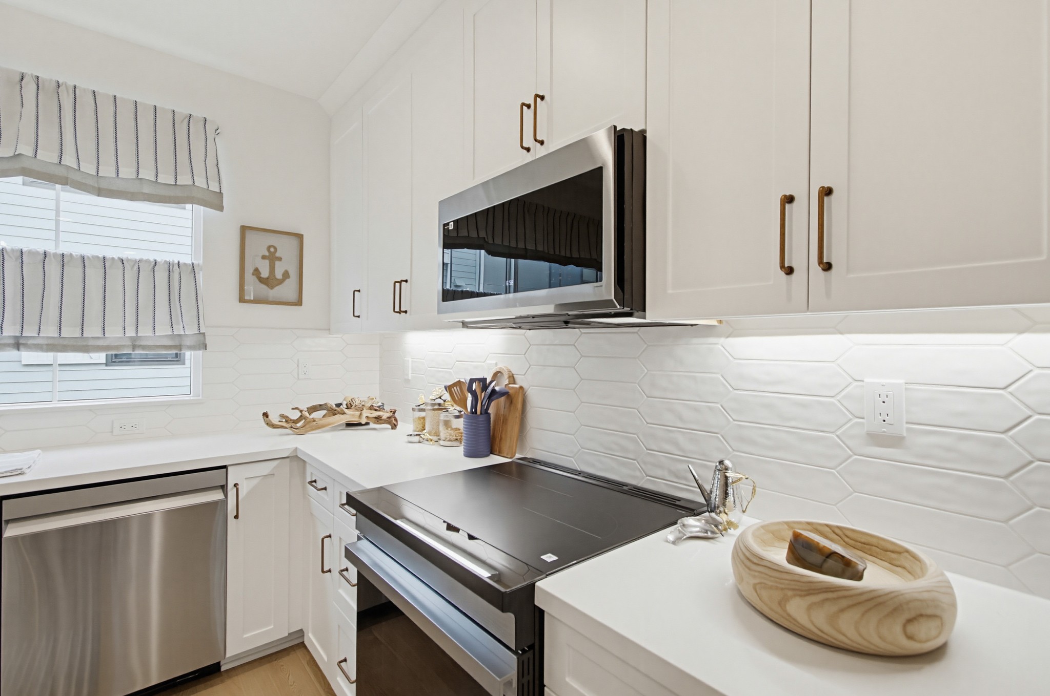 Virtual tour photo 45 of 133 for 2528 Delphinium Ln