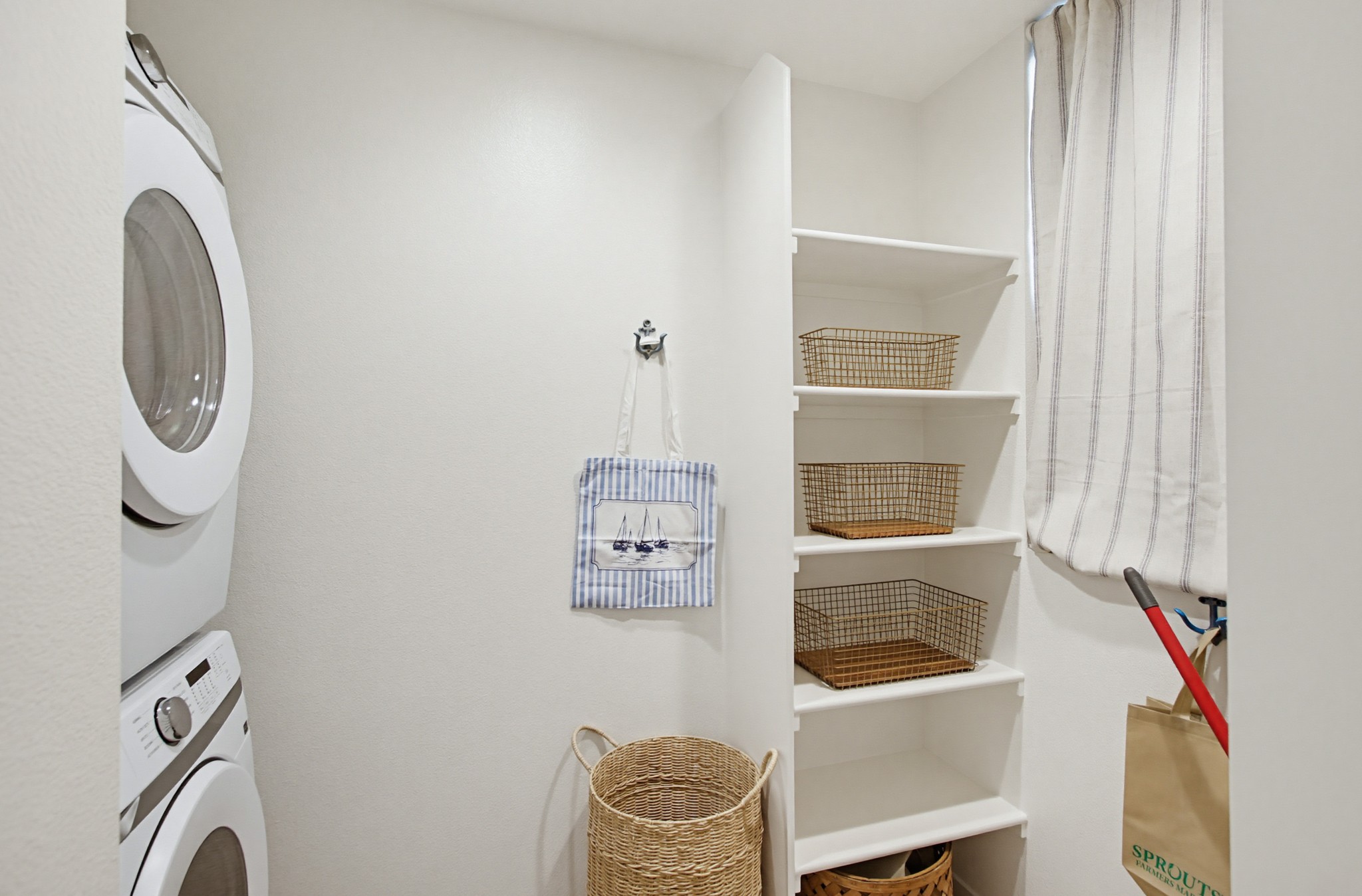 Virtual tour photo 47 of 133 for 2528 Delphinium Ln