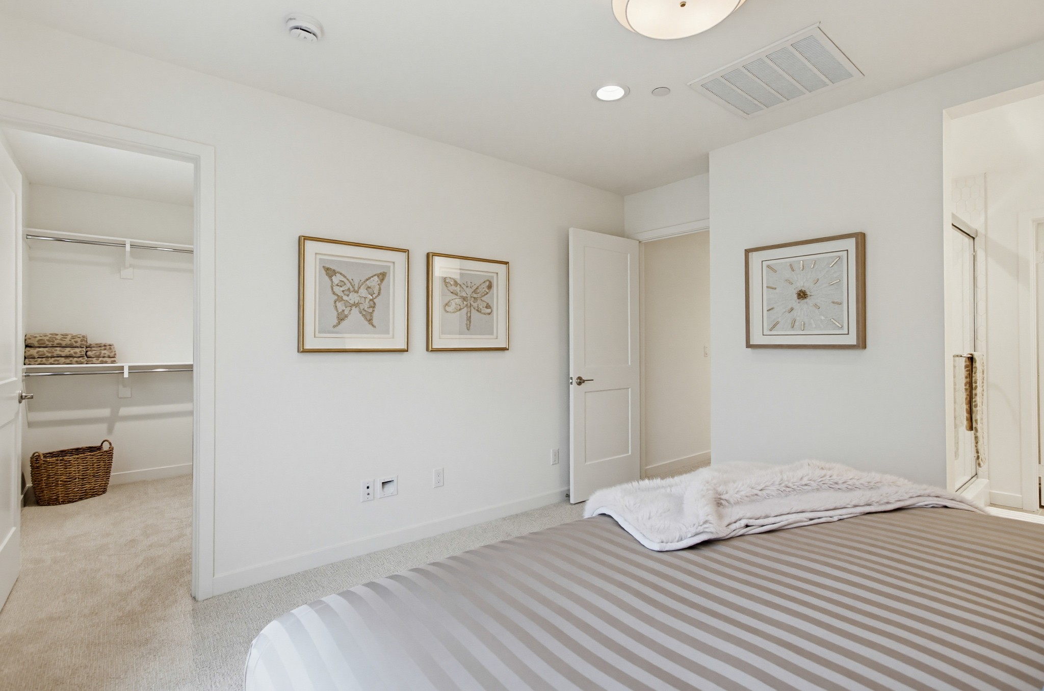Virtual tour photo 59 of 133 for 2528 Delphinium Ln